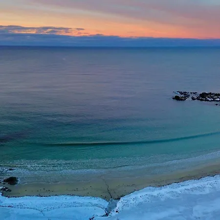 Lofoten Links *
