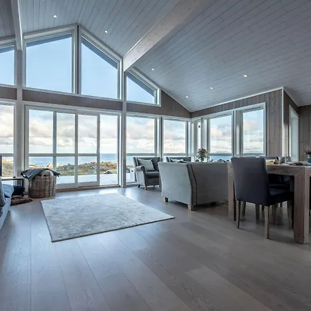 Lofoten Links *