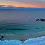 Lofoten Links *